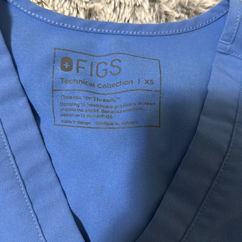 Figs scrub top - Picture 3 of 3
